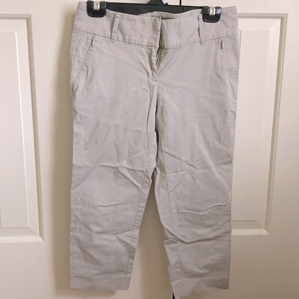 Grey capris